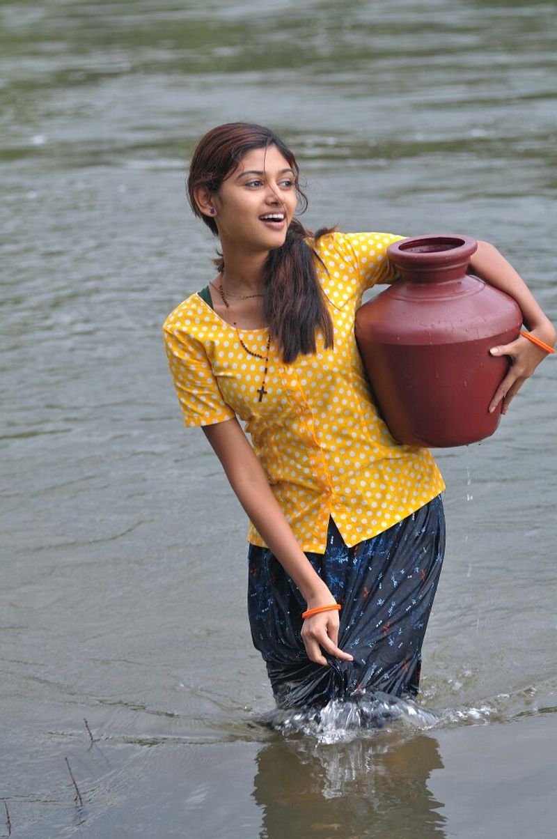 Oviya