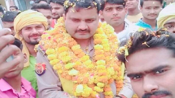 sp suspend to sho who break social distancing in sultanpur kpl sp suspend to sho who break social distancing in sultanpur kpl