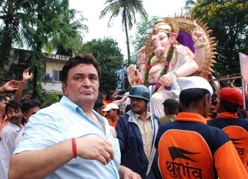 इस बीमारी में जब आप सांस लेते हैं तो ज्यादा गहरी सांस नहीं ले पाते और सांसे छोटी होती हैं। इस तरह से सांसों में कमी होती है।