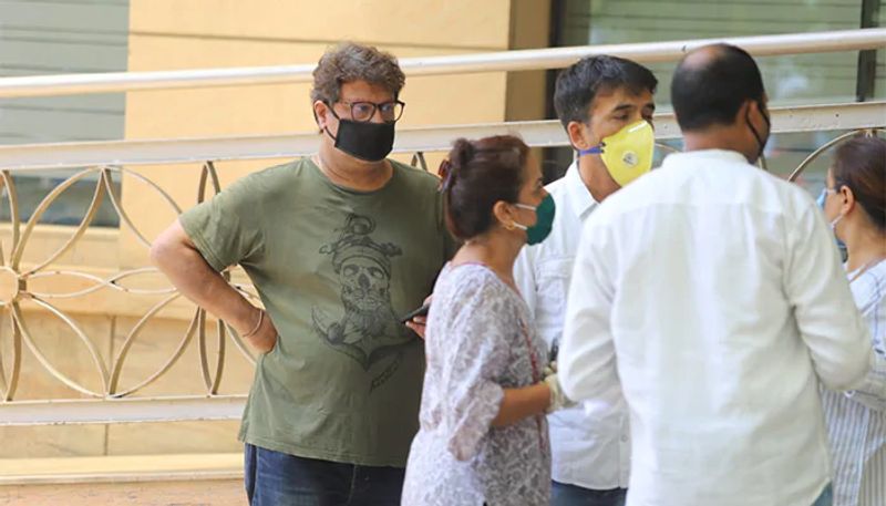 തിഗ്മാന്ഷു ധുലിയഅന്ത്യോപചാരമര്പ്പിക്കാന് ആശുപത്രിയില്