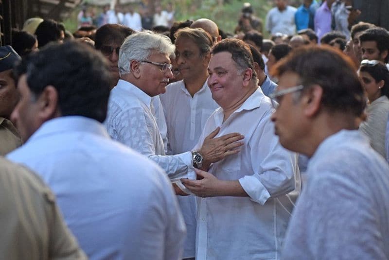 ജീവിതത്തില് ക്ഷമയില്ലാത്ത താന്, ക്ഷമ എന്താണെന്ന് പഠിച്ചത് രോഗബാധിതനായി കിടന്നപ്പോഴാണെന്ന് ഋഷി തുറന്നു പറഞ്ഞു.