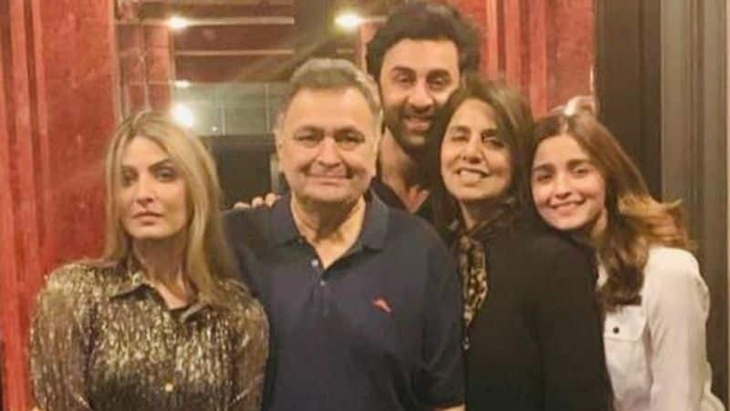 Rishi Kapoor was surrounded by his family, kept doctors entertained till the last