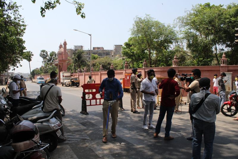 Irfan Khan Last Rites Photos