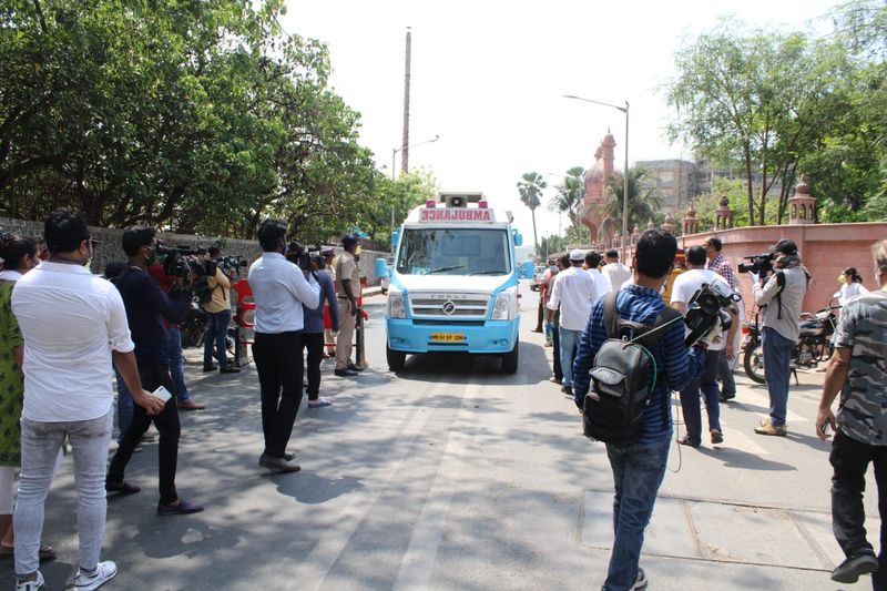 Irfan Khan Last Rites Photos