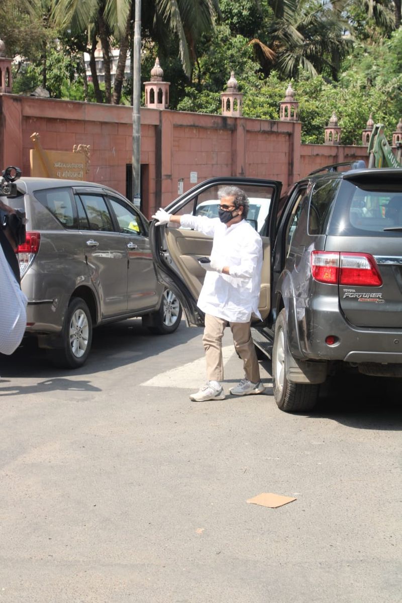 Irfan Khan Last Rites Photos