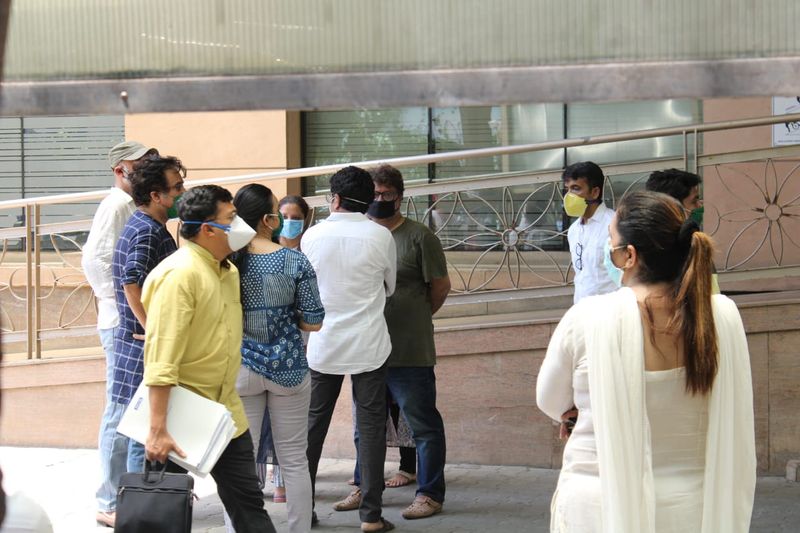Irfan Khan Last Rites Photos