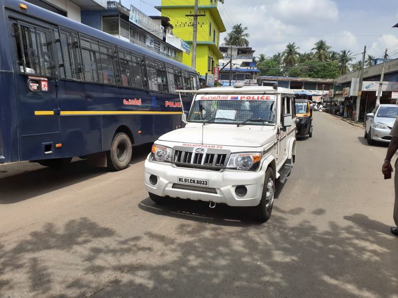 തങ്ങൾക്ക് ആഹാരവും മറ്റ് സൗകര്യങ്ങളുമൊക്കെ ലഭിക്കുന്നുണ്ടെന്ന് തൊഴിലാളികൾ സമ്മതിക്കുന്നു. എന്നാൽ, അതൊന്നും ലഭിച്ചില്ലെങ്കിലും സാരമില്ല, തങ്ങൾക്ക് നാട്ടിലേക്ക് മടങ്ങണമെന്നാണ് ഇവരുടെ പ്രധാന ആവശ്യം.