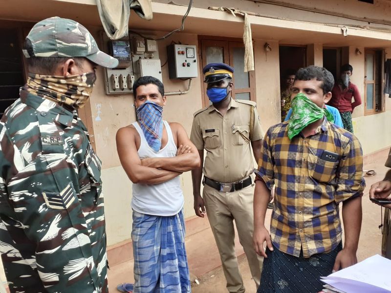 ഇതിനിടെ, ലോകത്തിലെ സാധാരണക്കാരായ ജോലിക്കാരില് പകുതിപ്പേര്ക്കും ലോക്ക് ഡൗണില് ജോലിയില്ലാതായിരിക്കുകയാണെന്ന് ഇന്റര്നാഷണല് ലേബര് ഓര്ഗനൈസേഷന് പറയുന്നു.
