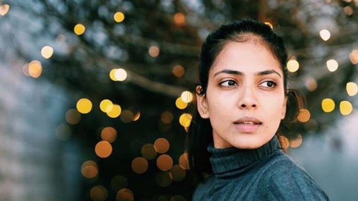 malavika mohan share the happy news for her family malavika mohan share the happy news for her family