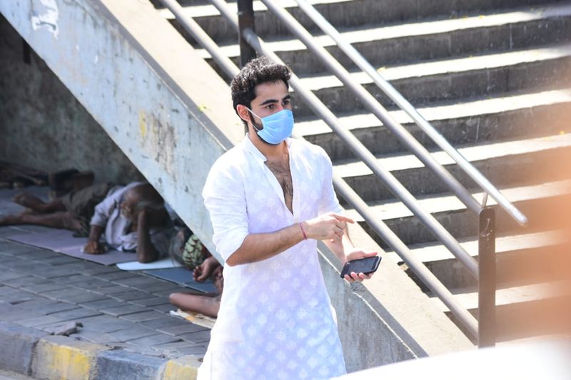 Actor Rishi Kapoor Last Rites Exclusive Photos