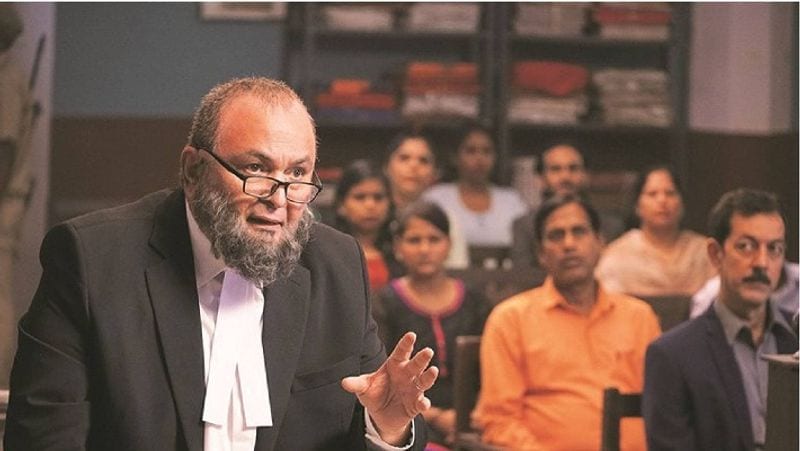 कलाकारों कहते हैं कि ऋषि कपूर कई बार तो हम लोग उनके लिए सेट पर शूटिंग रोककर ही कबाब मंगवाते थे। वो जब भरपेट खा लेते थे, तब आगे का काम शुरू होता था।
