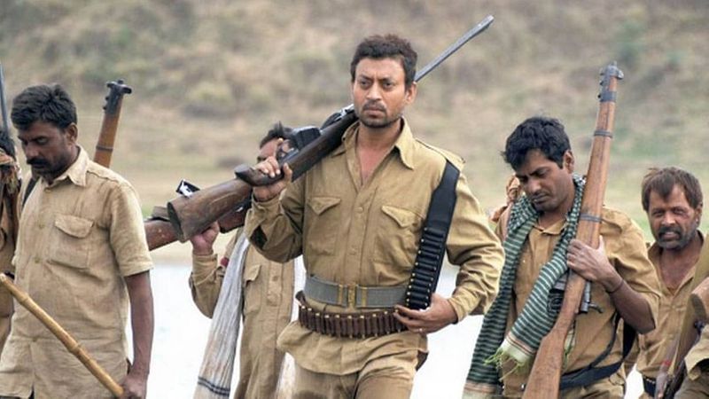 2010ರಲ್ಲಿ ತೆರೆ ಕಂಡ ಪಾನ್ ಸಿಂಗ್ ತೋಮರ್ ಜೀವನಾಧಾರಿತ ಚಿತ್ರದಲ್ಲಿ ಇರ್ಫಾನ್ ಖಾನ್ ಮನೋಜ್ಞವಾಗಿ ನಟಿಸುವ ಮೂಲಕ ಪಾತ್ರಕ್ಕೆ ಜೀವ ತುಂಬಿದ್ದರು. ಈ ಚಿತ್ರಕ್ಕಾಗಿ ಪಾನ್ ಸಿಂಗ್ ತೋಮರ್ ಕುಟುಂಬದವರು 15 ಲಕ್ಷ ರುಪಾಯಿ ಪಡೆದಿದ್ದರು. ಪಾನ್ ಸಿಂಗ್ ತೋಮರ್ ಭಾರತೀಯ ಸೇನೆಯಲ್ಲಿ ಕಾರ್ಯನಿರ್ವಹಿಸಿದ್ದರು. ಇದರ ಜತೆಗೆ ಸ್ಟೇಪಲ್ಚೇಸ್ನಲ್ಲಿ 7 ಬಾರಿ ರಾಷ್ಟ್ರೀಯ ಚಾಂಪಿಯನ್ ಆಗಿ ಹೊರಹೊಮ್ಮಿದ್ದರು.