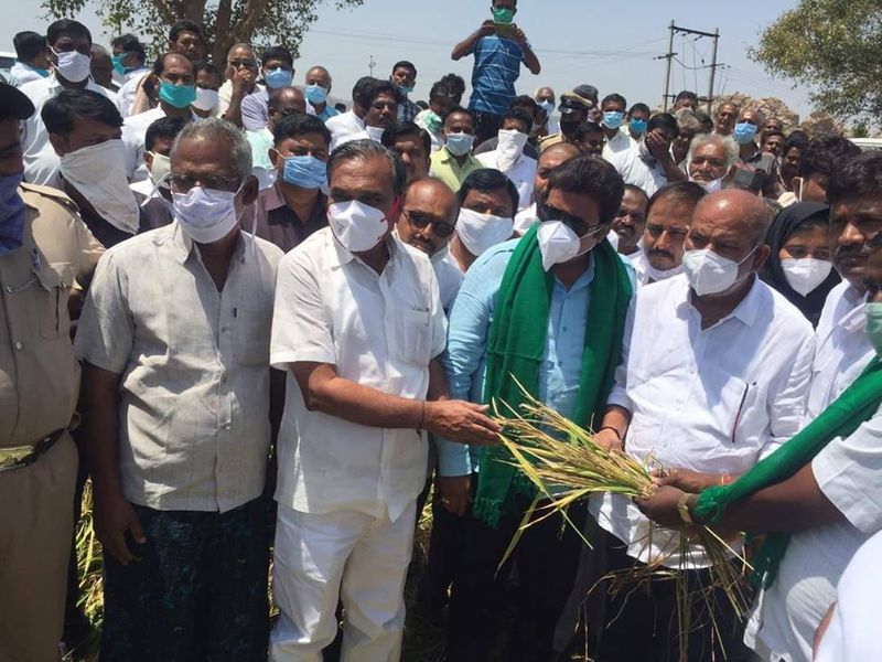 ಇಂತಹ ಕಷ್ಟದ ಸಂದರ್ಭದಲ್ಲಿ ಕ್ಷೇತ್ರದ ಜನರ ಕಷ್ಟಕ್ಕೆ ನೆರವಾದ ಶಾಸಕ ಪರಣ್ಣ ಮುನವಳ್ಳಿ 