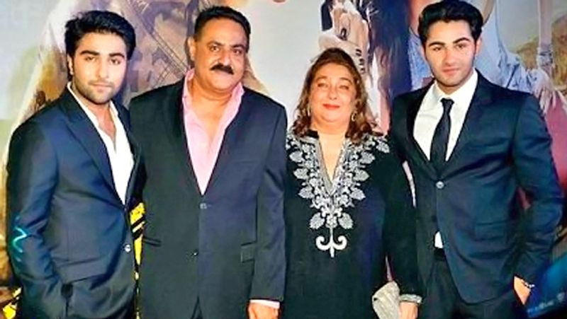 वहीं राज कपूर की दूसरी बेटी रीमा की शादी मनोज जैन से हुई। इनके दो बेटे आदर और अरमान हैं। 