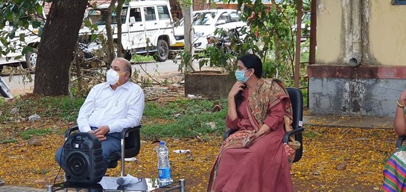 ಕೊರೋನಾದಿಂದ ತತ್ತರಿಸುವ ಹಿರೇಬಾಗೇವಾಡಿ ಜನರಿಗೆ ಲಕ್ಷ್ಮೀ ಹೆಬ್ಬಾಳ್ಕರ್ ಹೊಸ ಆಶಾಕಿರಣ ಮೂಡಿಸಿದ್ದಾರೆ.