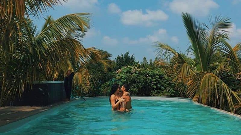 Jackie Shroff daugjter Krishna Shroff Share  Hot Photo With His Boy friend