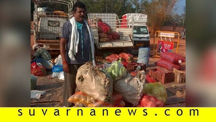 merchant gives free vegetables to lockdown victims in mangalore merchant gives free vegetables to lockdown victims in mangalore