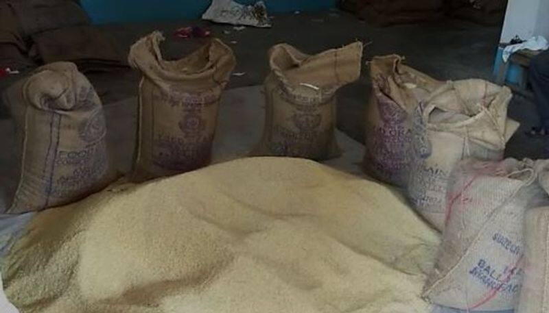 Supply of rice for underweight ..! Woman complains ... Duveler flew Minister Selur Raju