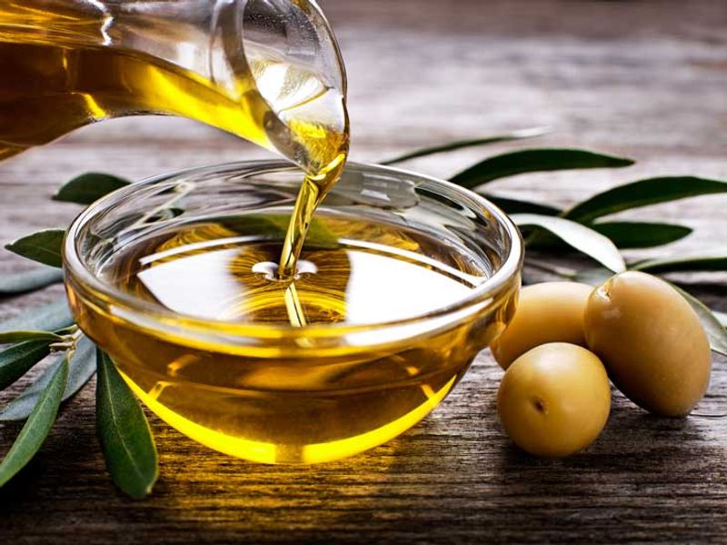 olive oil hair masks for a healthy hair