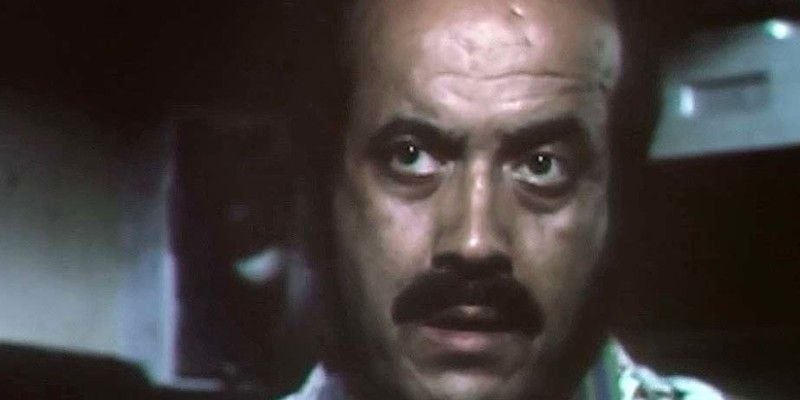 মন্দার বোসঃ সোনার কেল্লার মুকুলের কাছে 'দুষ্টু লোক' বলতে একজনই , মন্দার বোস। যার কুবুদ্ধি, ষড়যন্ত্র দেখলে হারহিম হবে যে কারও।