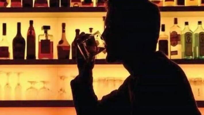 liquor selling Only In MSIL and MRP accept containment zone Says Minister H Nagesh liquor selling Only In MSIL and MRP accept containment zone Says Minister H Nagesh