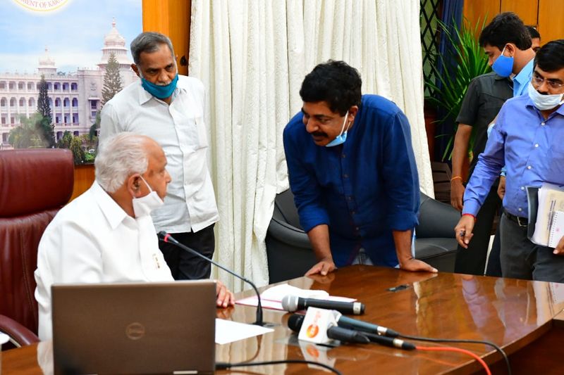 ಲಾಕ್ಡೌನ್ ಸಮಯದಲ್ಲಿ ಕೊರೋನಾ ವಾರಿಯರ್ಸ್ ಕುರಿತು ಹಾಡು ಬರೆದ ನಿರ್ದೇಶನ ಮಾಡಿದ ಯೋಗರಾಜ್ ಭಟ್
