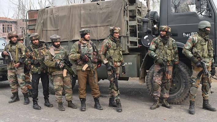 Jammu And Kashmir Terrorists Killed In Pulwama Encounter, 5 soldiers missing, including 2 officers in Kupwara kps Jammu And Kashmir Terrorists Killed In Pulwama Encounter, 5 soldiers missing, including 2 officers in Kupwara kps