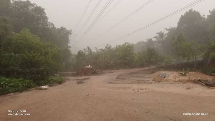 Heavy rain lashes in udupi water enters many house Heavy rain lashes in udupi water enters many house