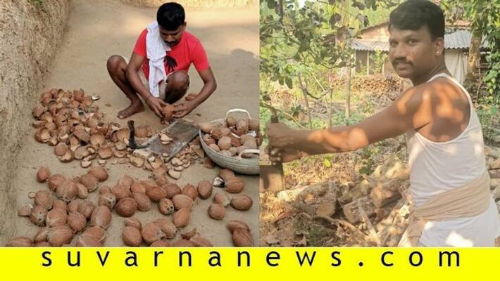 Yakshagana artist is working in home itself Yakshagana artist is working in home itself