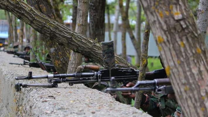 3 CRPF jawans martyred in fresh encounter with militants in Handwara 3 CRPF jawans martyred in fresh encounter with militants in Handwara