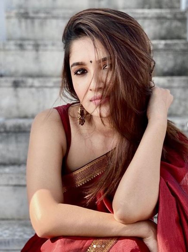 Vani Bhojan Beautiful Clicks 