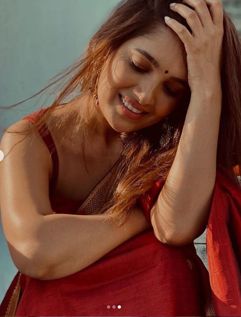 Vani Bhojan Beautiful Clicks 
