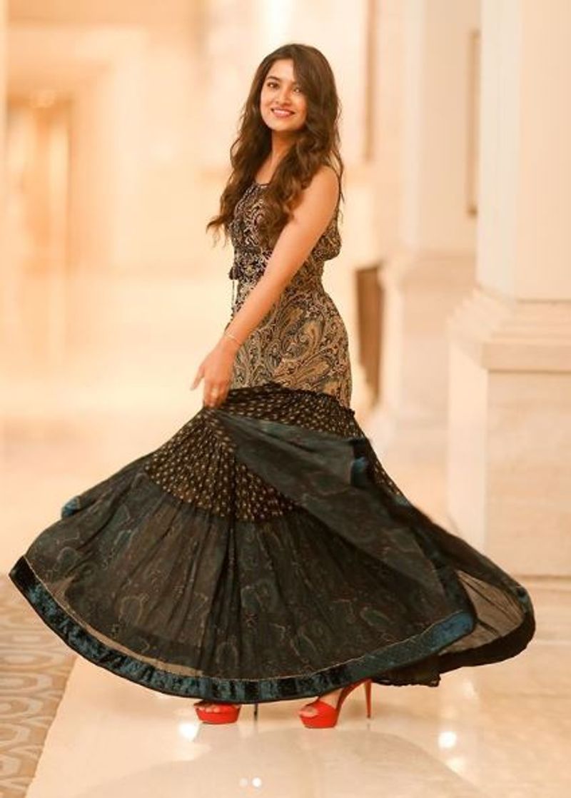 Vani Bhojan Beautiful Clicks 