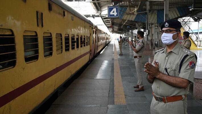 Railways Operates 2,600 Special Trains To Ferry 36 Lakh Migrants Railways Operates 2,600 Special Trains To Ferry 36 Lakh Migrants