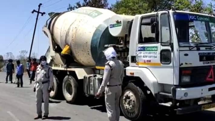 Newly weds crushed to death after concrete mixer falls on car mah Newly weds crushed to death after concrete mixer falls on car mah