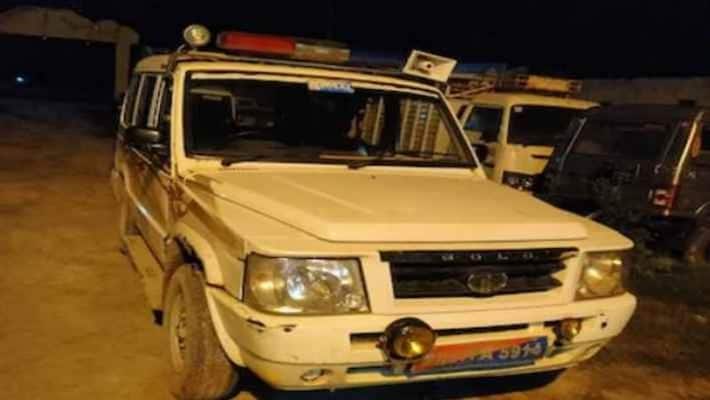 Mob attacked on police team at darbhanga in bihar due to warning of social distancing pra Mob attacked on police team at darbhanga in bihar due to warning of social distancing pra