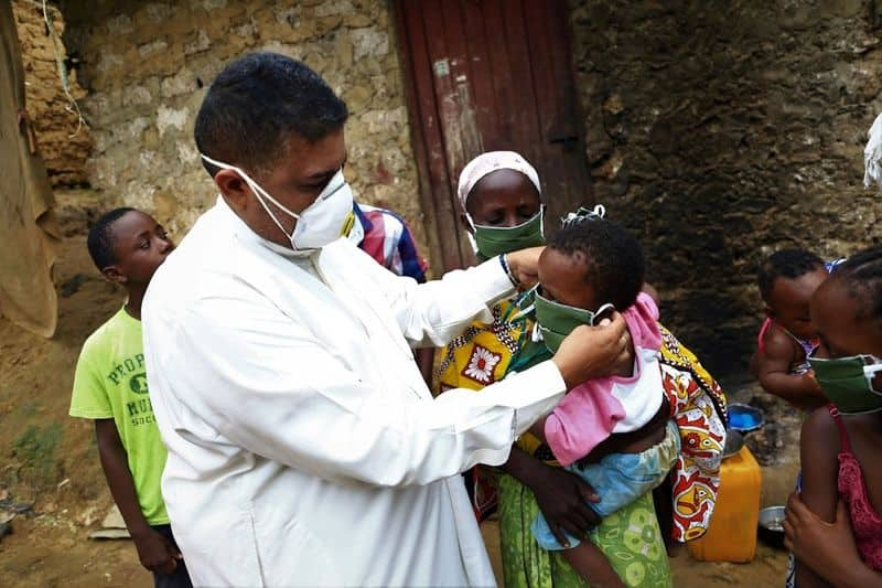 Mother boils stones for hungry children amid poverty and unending lockdown in Kenya