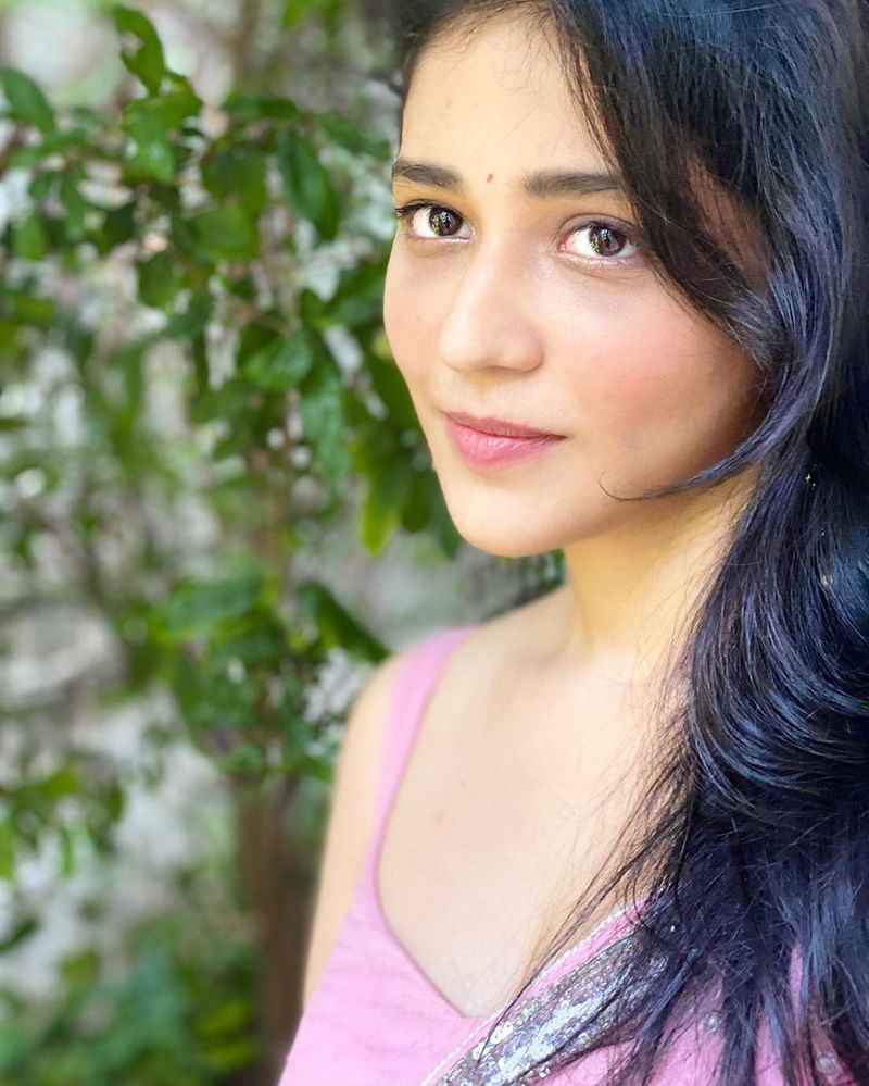 Priyanka Jawalkar Hot instagram photos