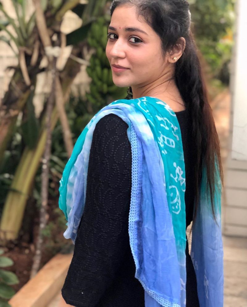 Priyanka Jawalkar Hot instagram photos