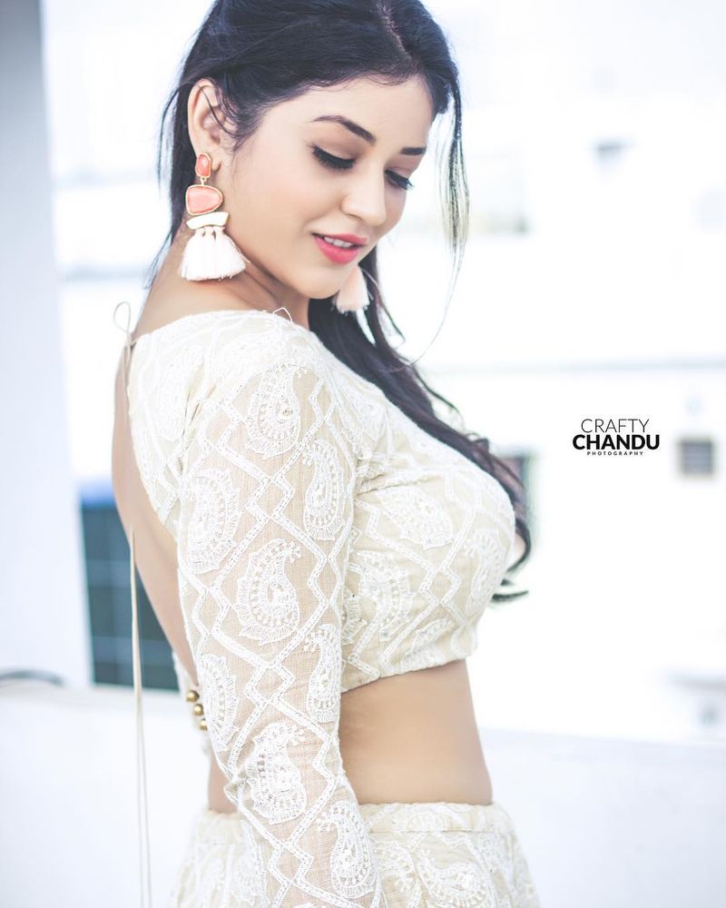 Priyanka Jawalkar Hot instagram photos