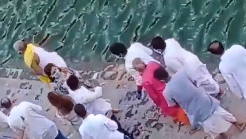 Rishi Kapoor Ashes Immersed By son Ranbir Kapoor At banganga KPJ
