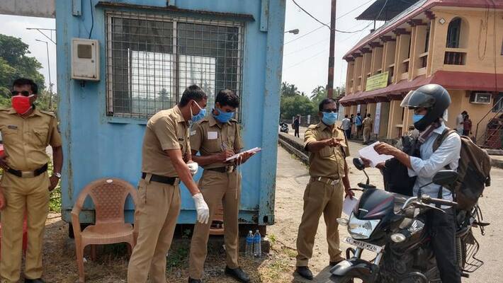 Kerala opens borders at 6 locations to enable return of those stranded in other states Kerala opens borders at 6 locations to enable return of those stranded in other states