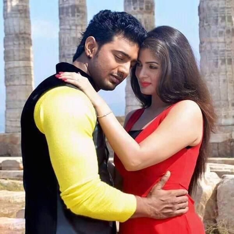 এরপর একে একে হিট ছবি উপহার দিয়েছেন শ্রাবন্তী, বিপরীতে কখনও দেব, কখনও জিৎ কখনও আবার সোহম। বক্সঅফিস এক কথায় হিট জুটি।