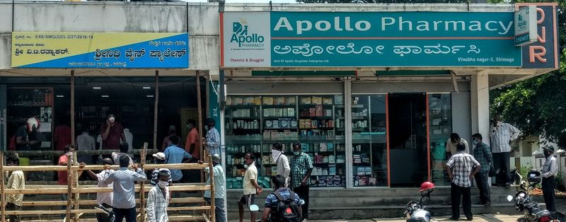 ಮದ್ಯ ಮತ್ತು ಮೆಡಿಸಿನ್ ಒಂದೇ ಕಡೆ