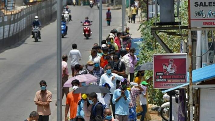delhi cm arvind kejriwal fires on liquor shops not following social distancing norms delhi cm arvind kejriwal fires on liquor shops not following social distancing norms