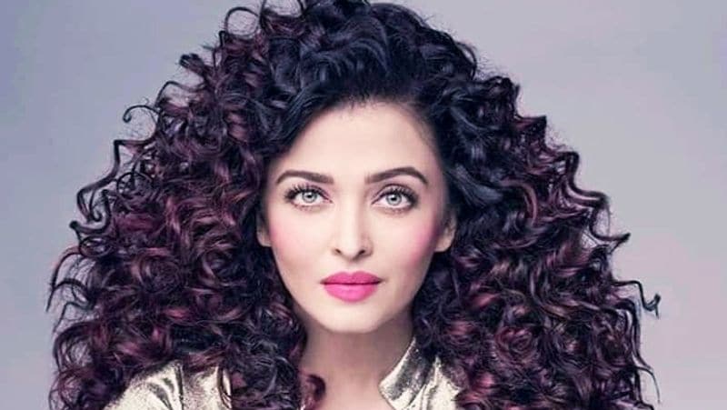 <p>জানিয়ে ছিলেন ঐশ্বর্য, এটা কোনও সাধারণ ইভেন্ট নয়, এর মর্মটা বঝুন। আর পাঁচটা ইভেন্টের সঙ্গে একে গুলিয়ে ফেললে চলবে না। </p>
