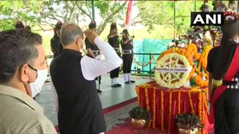 Last farewell given to martyred Colonel Ashutosh Sharma with moist eyes over wife daughter
