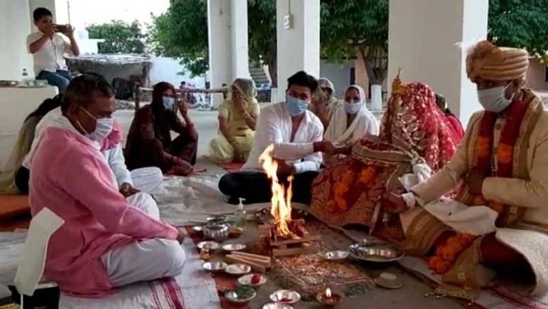 unique marriages of lockdown, older sister in the morning and younger sister married in the evening asa