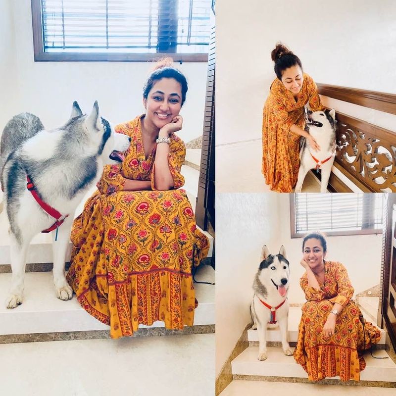 ವಿಜಯಲಕ್ಷ್ಮಿ ಲೈಮ್ಲೈಟ್ಯಿಂದ ಸ್ವಲ್ಪ ದೂರ.