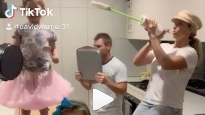watch another video of david warner and family goes viral watch another video of david warner and family goes viral